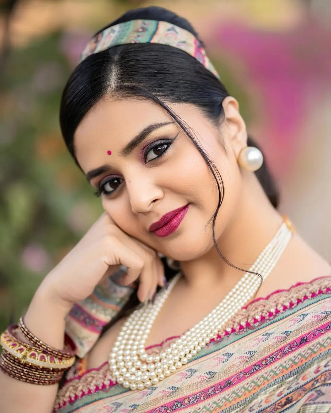 ZEE TV Actress Sreemukhi in Traditional Green Saree Pink Blouse